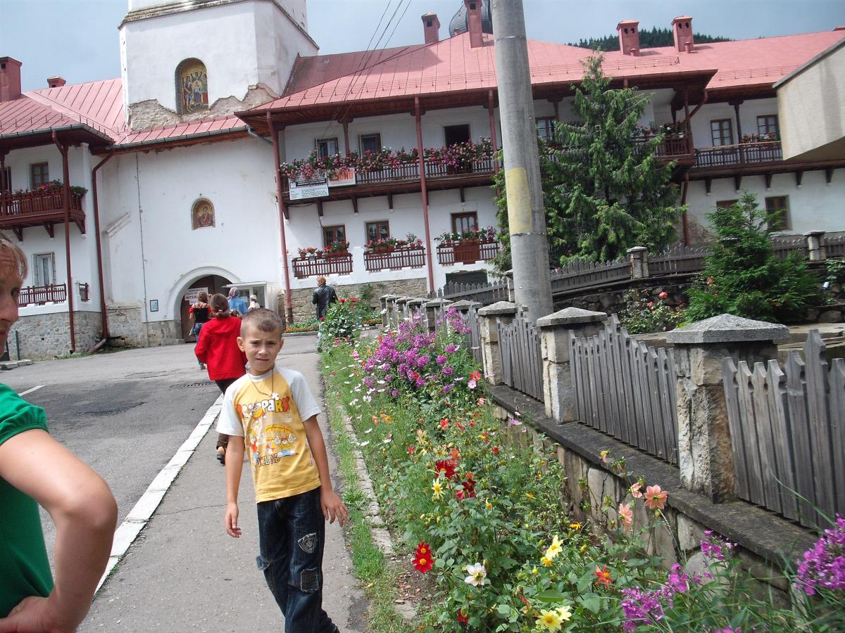 Pelerinaj la Mănăstirea Agapia - Neamț .